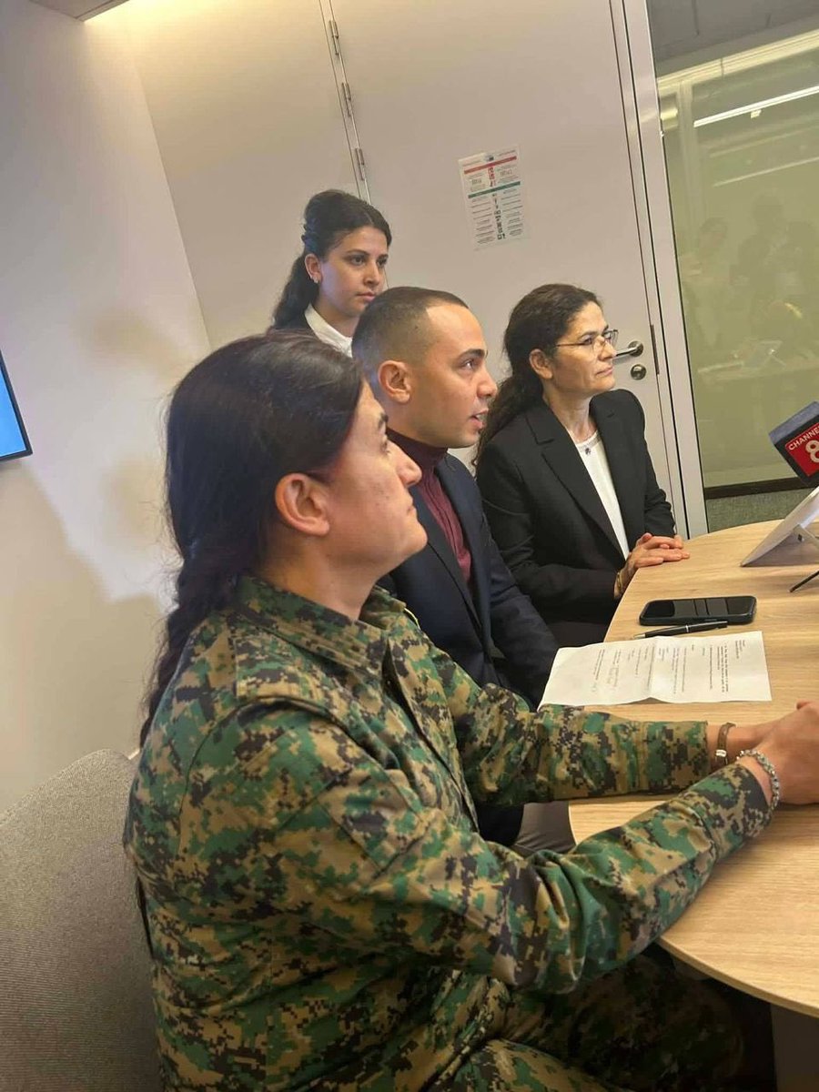 Judy20255's tweet photo. Belgium
The press conference began in Brussels with Commander Rohlat Afrin of the Women’s Protection Units (YPJ) and Ms. Ilham Ahmed at the European Parliament.
#SaveTheKurdsAct
#RiseUpForRojava https://t.co/GokvX99Szd
