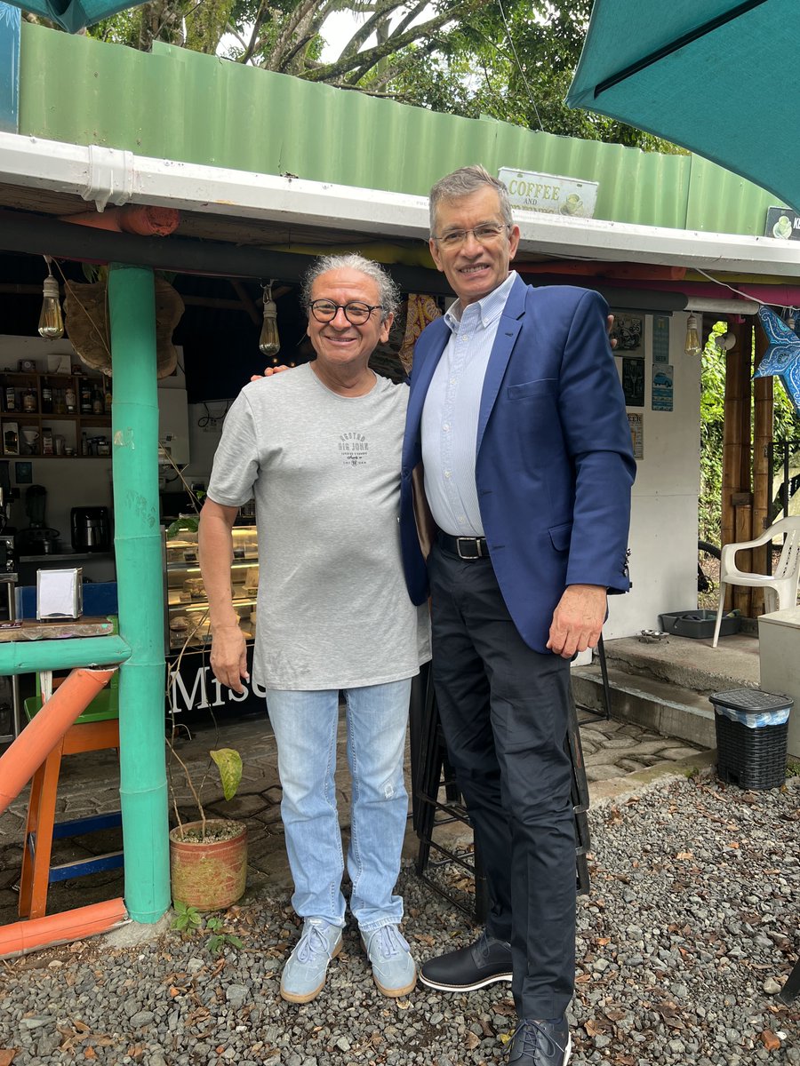 Hoy en Pereira, disfrutando un café en Mrs Coffee…!!!