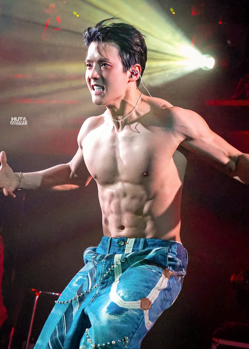 260224 <𝐇𝐎𝐎𝐊 - 𝐖𝐇𝐎 : 𝐊𝐈𝐍𝐆> IN WARSAW
이민혁 HUTA 🔥🔥
 
#허타람찌 #민혁 #이민혁 #LEEMINHYUK #HUTA #비투비 #BTOB <a href="/btob2mh/">HUTA</a>