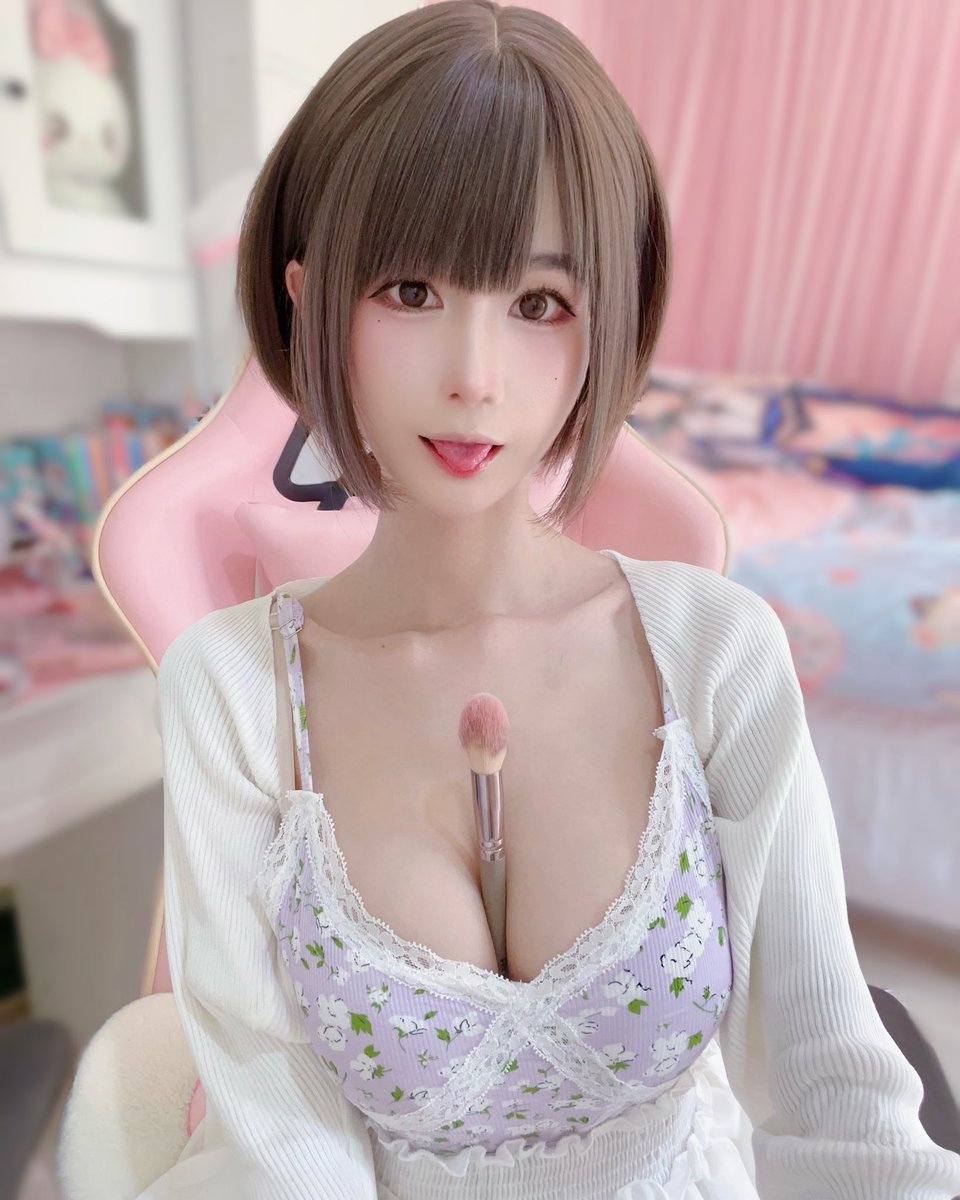🩷💜🩷💜

More 🫦 : ganknow.com/hinakochan?tab…
