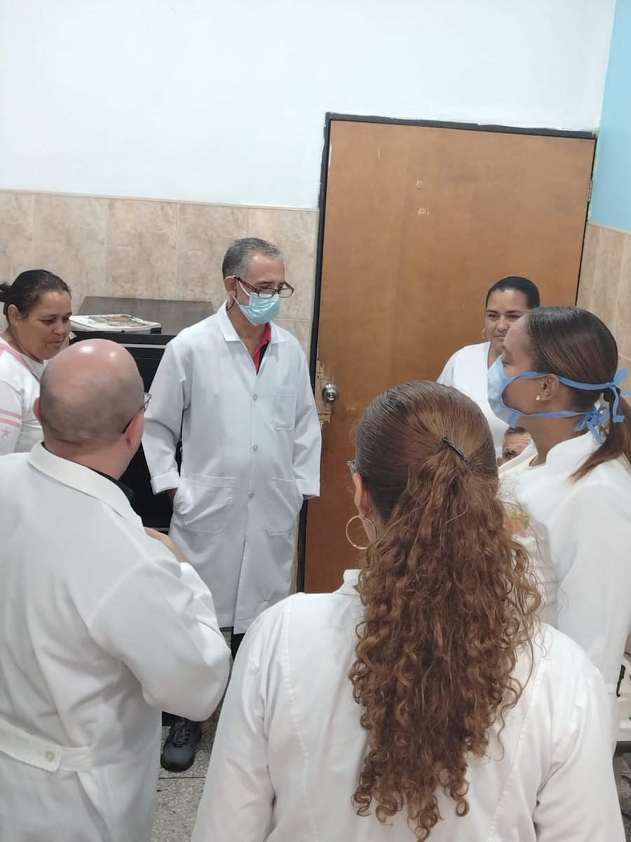 cubacooperaven's tweet photo. El Director de Docencia de la @MMC_Venezuela sostuvo un valioso intercambio con colaboradores, pacientes y familiares en el Centro Oftalmológico Socialista Barinas. 👁️🇨🇺

#CubaCoopera #CubaPorLaVid https://t.co/LFDFgMpW5i