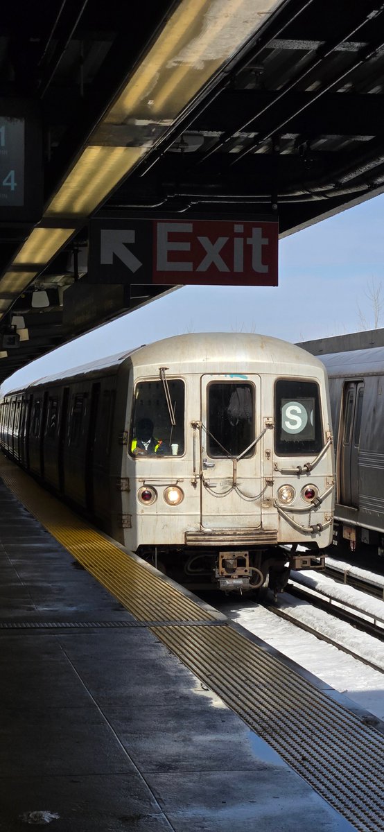 Justin? more like 🚍tin tweet media