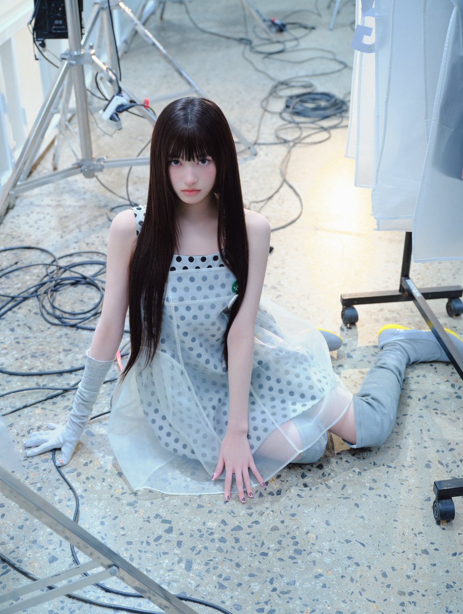 “Super ICY” by #LEESEO of IVE debuts with 126,145 streams on Spotify Counter.