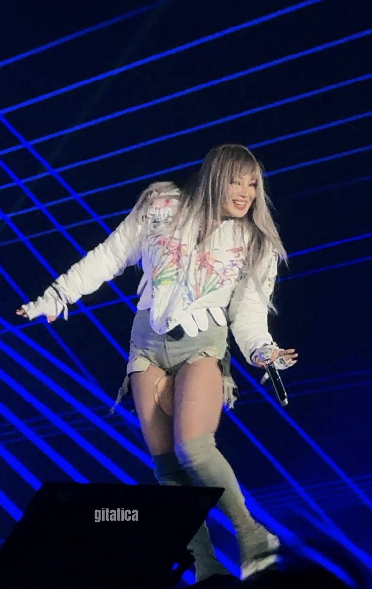 gitatica's tweet photo. HAPPY CL DAY 🍒👑🎀✨
#Happy_Birthday_CL
#HappyCLDay https://t.co/8DRWlTzBq3