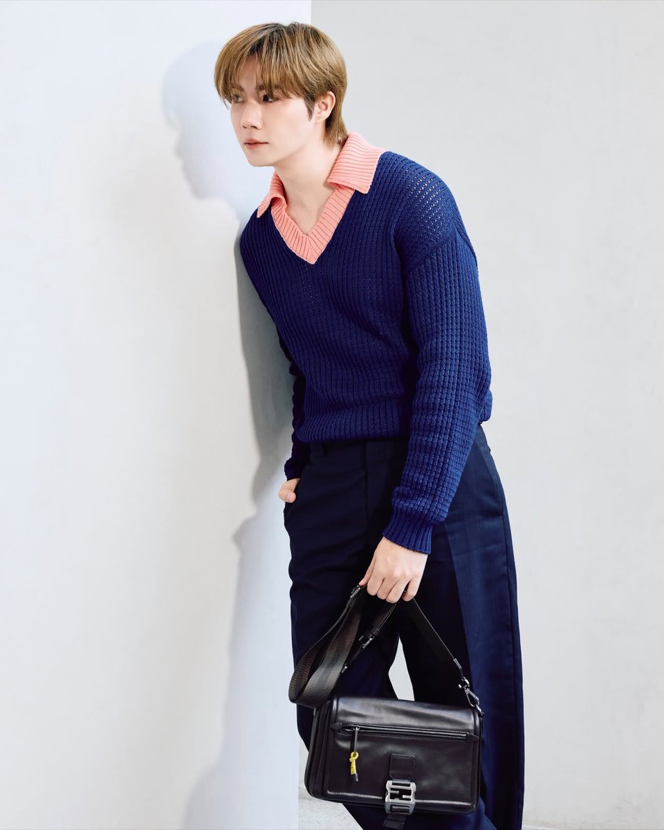 So uhh Can we talk about how amazing and big his back looks in