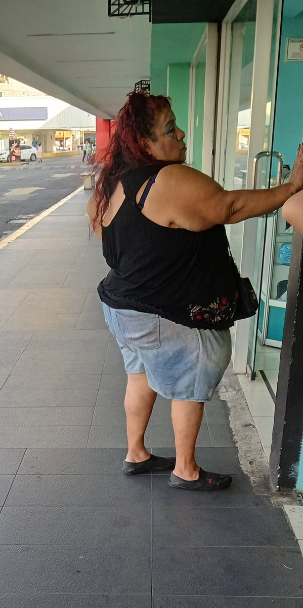 Me encontŕé a esta señora gordita en la calle, que rico, me encantó su cuerpo, me encantan las mujeres así