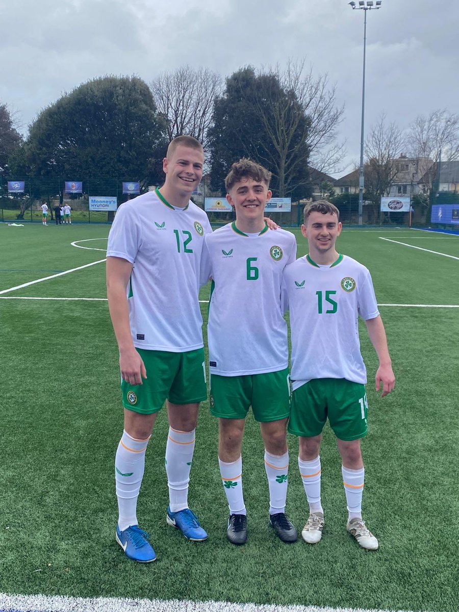 🇮🇪 Congratularions to Tom Kelly, Matt Jones and Leon Daly who all made their debuts with the Irish Colleges &amp; Universities team in a 4-1 win over the Defence Forces. 

A proud day for the club 👏
