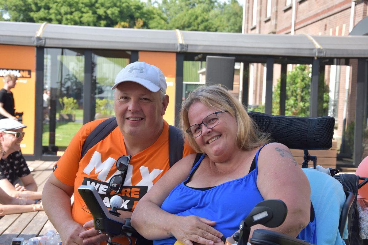 Somertijd vrienden tweet media