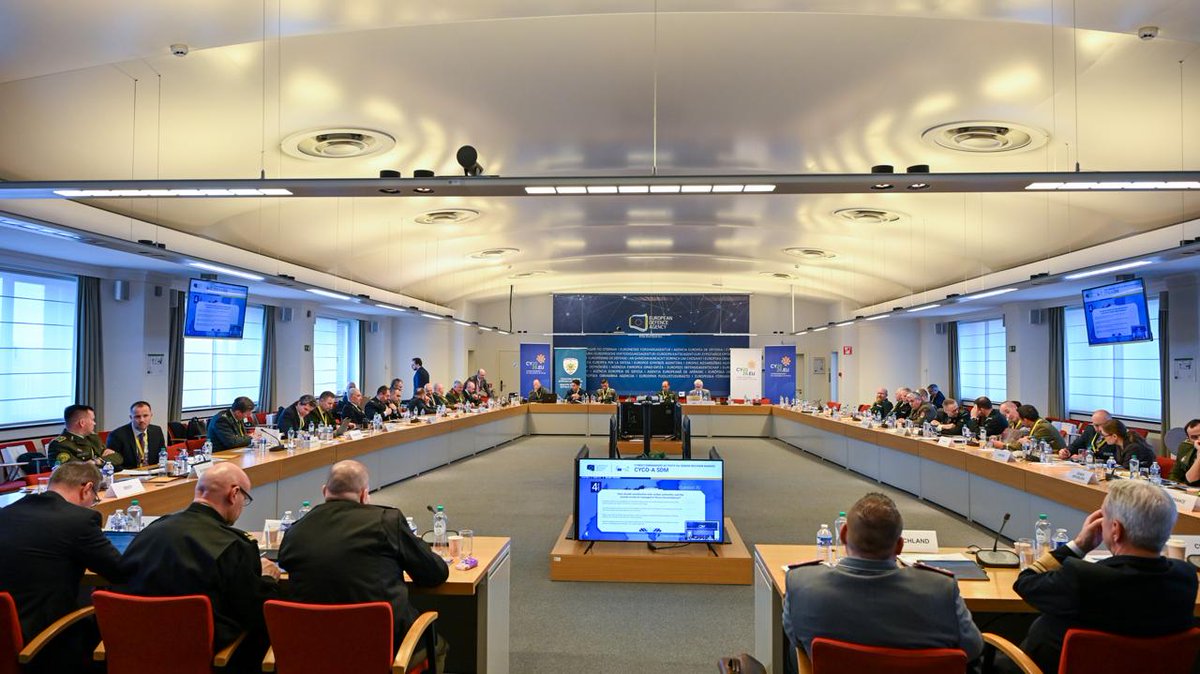 DefenceCyprus's tweet photo. Πραγματοποιήθηκε στις 18–19 Φεβρουαρίου 2026, στις Βρυξέλλες, το EU Cyber Commanders Conference, με τη συμμετοχή των Διοικητών Κυβερνοάμυνας των Κρατών Μελών της Ευρωπαϊκής Ένωσης, καθώς και εκπροσώπων αρμόδιων ευρωπαϊκών θεσμών και οργανισμών. 

Το Συνέδριο διοργανώθηκε από το Υπουργείο Άμυνας και το Γενικό Επιτελείο Εθνικής Φρουράς, στο πλαίσιο της Κυπριακής Προεδρίας του Συμβουλίου της Ευρωπαϊκής Ένωσης.

Διαβάστε περισσότερα:👇
📝 https://t.co/fCrvBUDudE