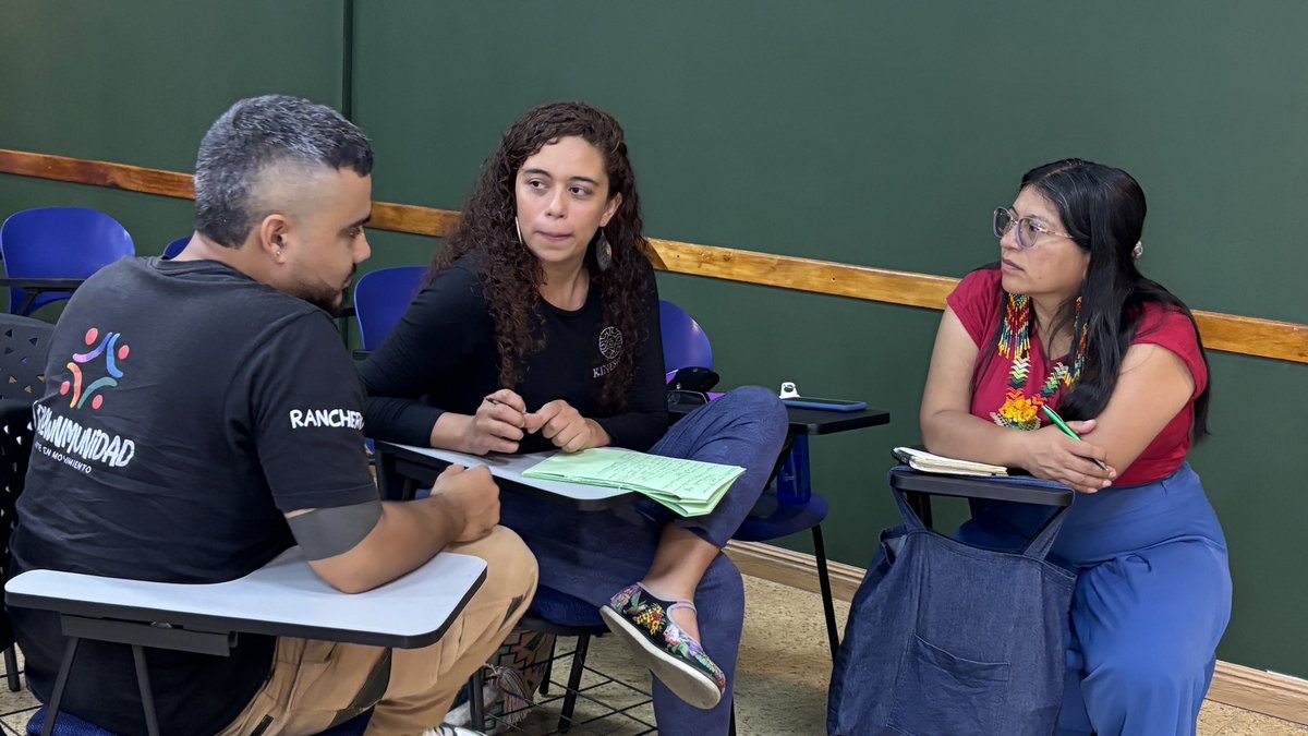 EsCulValle's tweet photo. ¡El Valle se Proyecta! 📙🚀 La @GobValle y @CulturaValle fortalecen el tejido empresarial con talleres de Comunicación Asertiva y Pitch.
Más que negocios, formamos el "ser" con enfoque psicosocial y creativo. ¡Potencial imparable! 💪✨ https://t.co/B1gqcpLtBW
