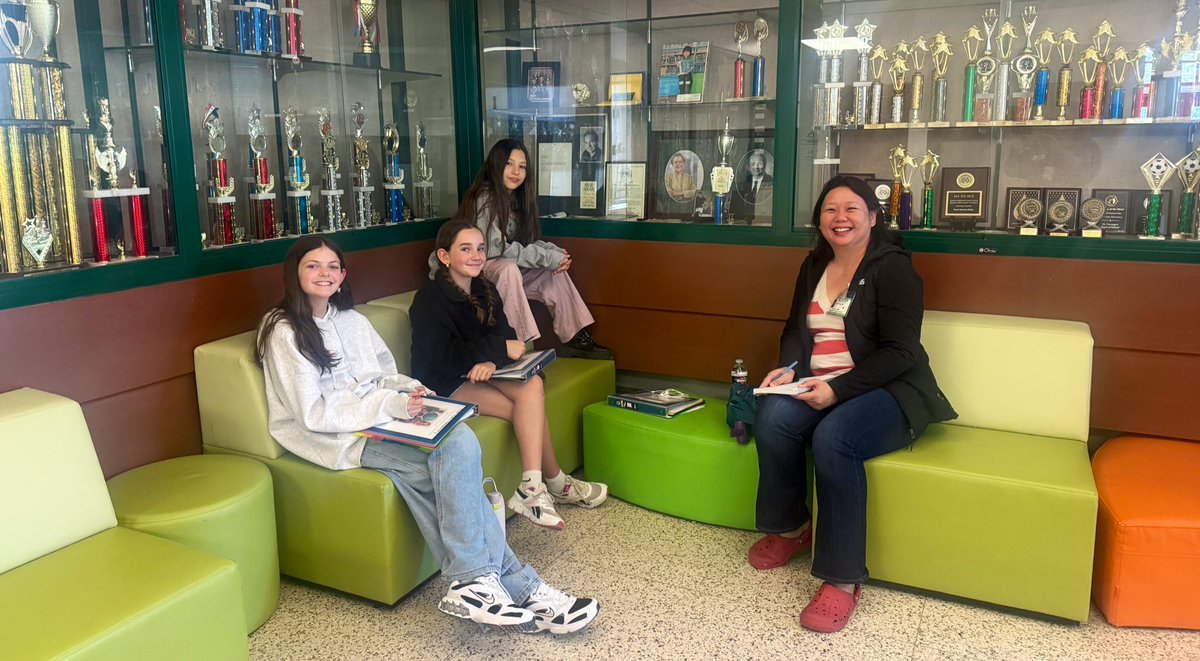 River Oaks IB World School tweet media