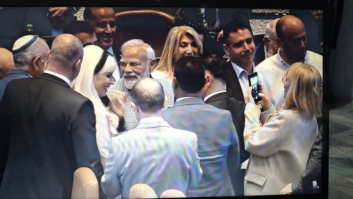 Pranav Jha (प्रणव झा ) tweet media