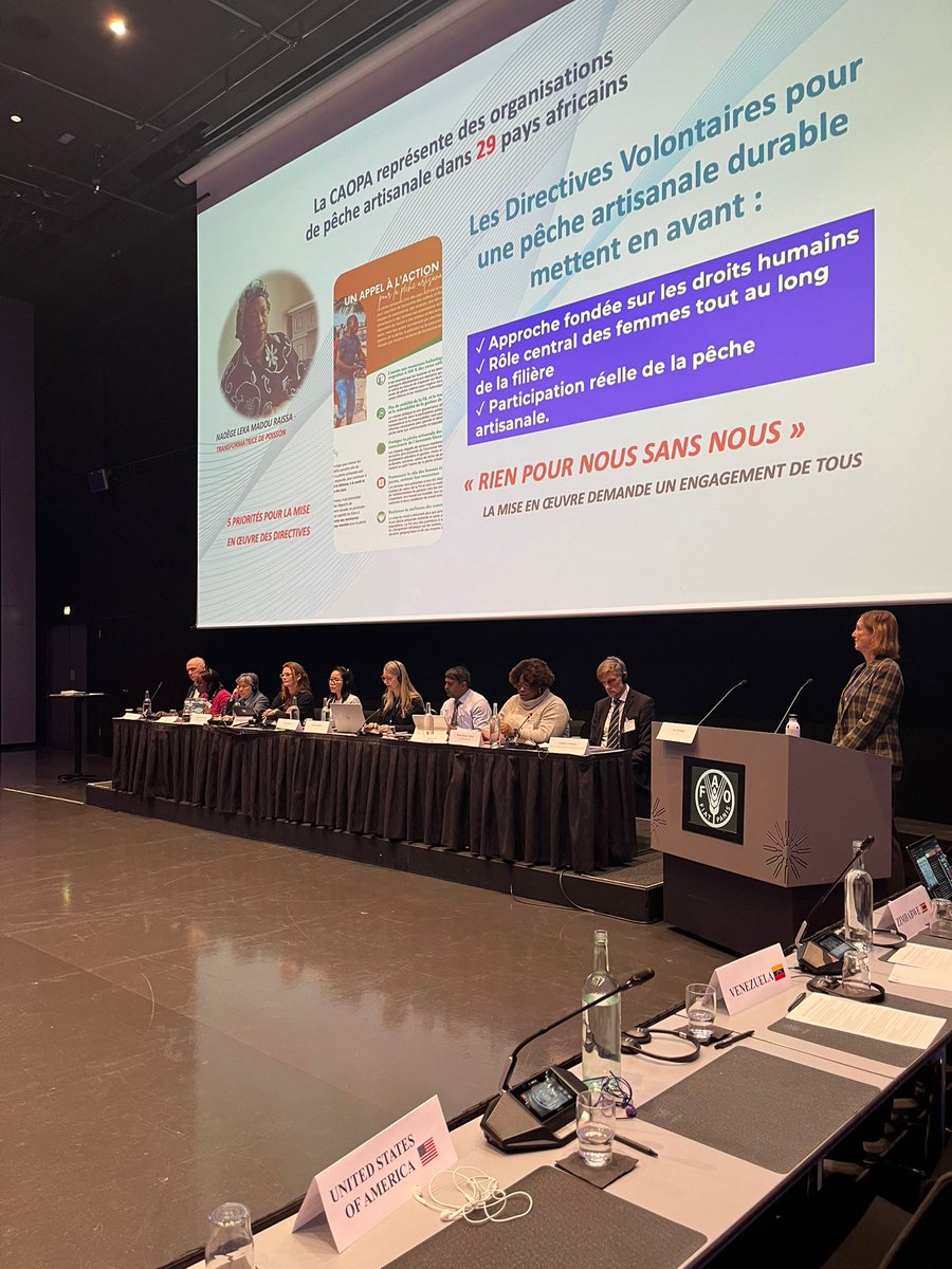 AfriqueCaopa's tweet photo. @FAOfish @foodsecurity @capecffa @AgenceRiseUp @BROT_furdiewelt @NEPAD_Agency @ecowas_agric @piaulia @BlueVentures @ssnc_global @LDAC_eu @FaunaFloraInt @gaoussoug @Seasaver @SaraFrocklin @fmari_1 @LIFEplatformEU @Mundus_maris @OceanaEurope @IUCN_Med @ICSF1 @EUtoAU @Europarl_EN @FisheriesTI @EU_MARE @GlobalFishWatch @_AfricanUnion @GueyeGaoussou 8/ À Reykjavík, au COFI-FM, la @AfriqueCaopa  rappelle :
500 millions de personnes vivent de la pêche artisanale.
La mise en œuvre des #SSF @FAOfish doit accélérer :
🟢Droits reconnus
 🟢Accès équitable aux ressources
🟢Soutien aux femmes
🟢Participation aux décisions https://t.co/mxQ83v7DPO