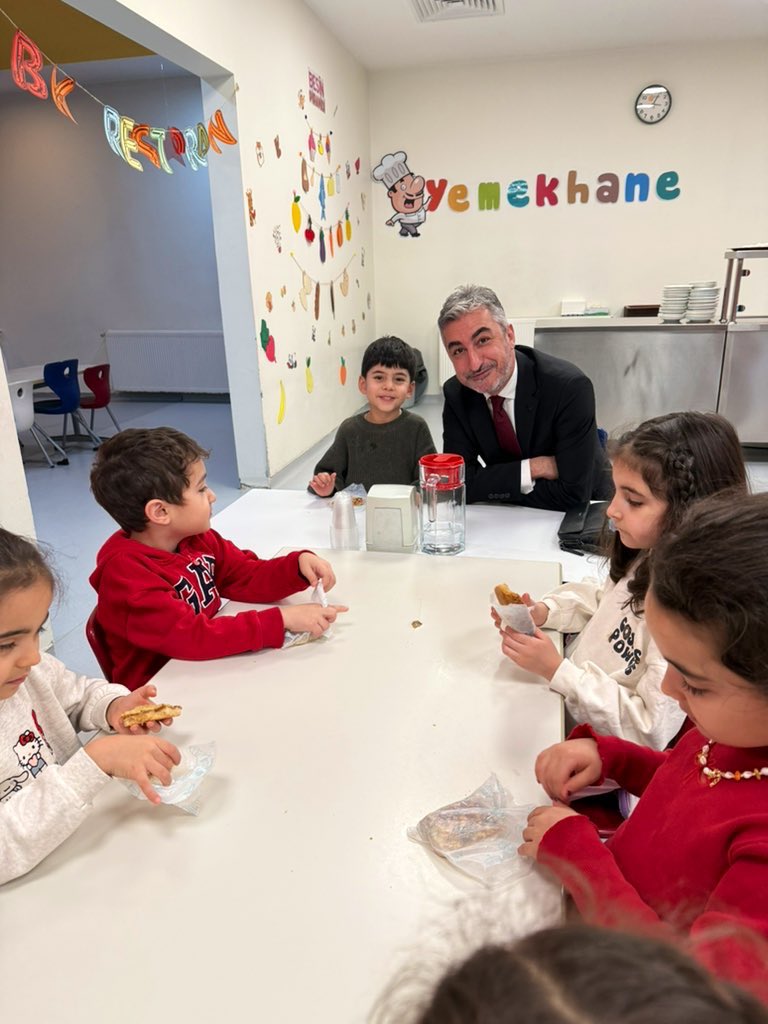 BahcesehirGA's tweet photo. Kurumsal Tanıtımdan Sorumlu Genel Müdür Yardımcımız Sn.Selim Bulunmaziz ve Mali İşler ve Finanstan Sorumlu Genel Müdür Yardımcımız Sn. Mustafa Koçak ‘a kampüsümüze gerçekleştirdikleri nazik ziyaretleri ve değerli paylaşımları için teşekkür ederiz.
❤️💙 https://t.co/Uykhdlu2xP