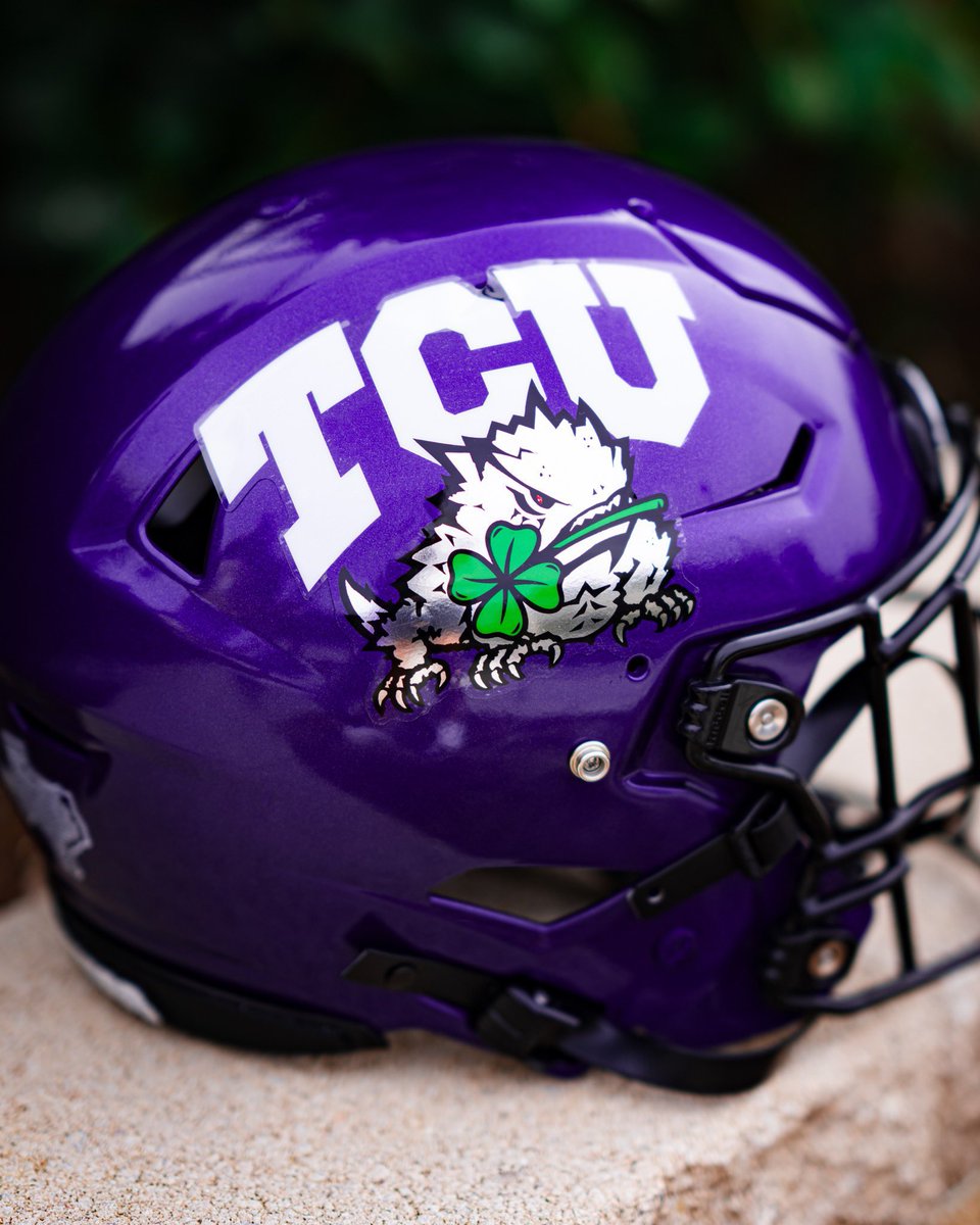 UNISWAG's tweet photo. Check the special @cfbireland helmet for @TCUFootball 

#uniswag https://t.co/RBCuB3nwSO