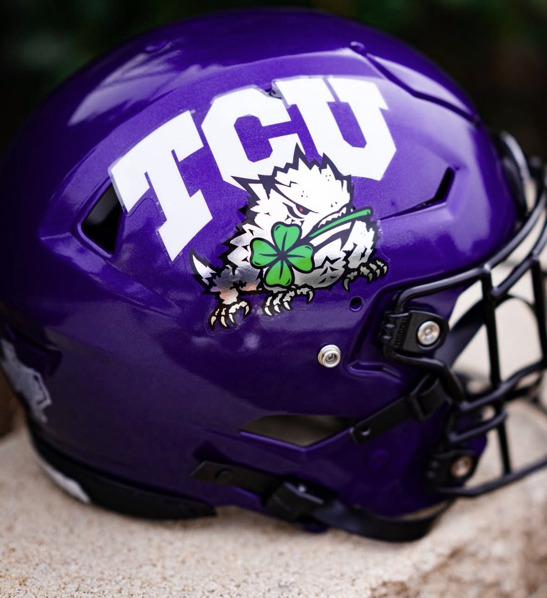 UNISWAG's tweet photo. Check the special @cfbireland helmet for @TCUFootball 

#uniswag https://t.co/RBCuB3nwSO