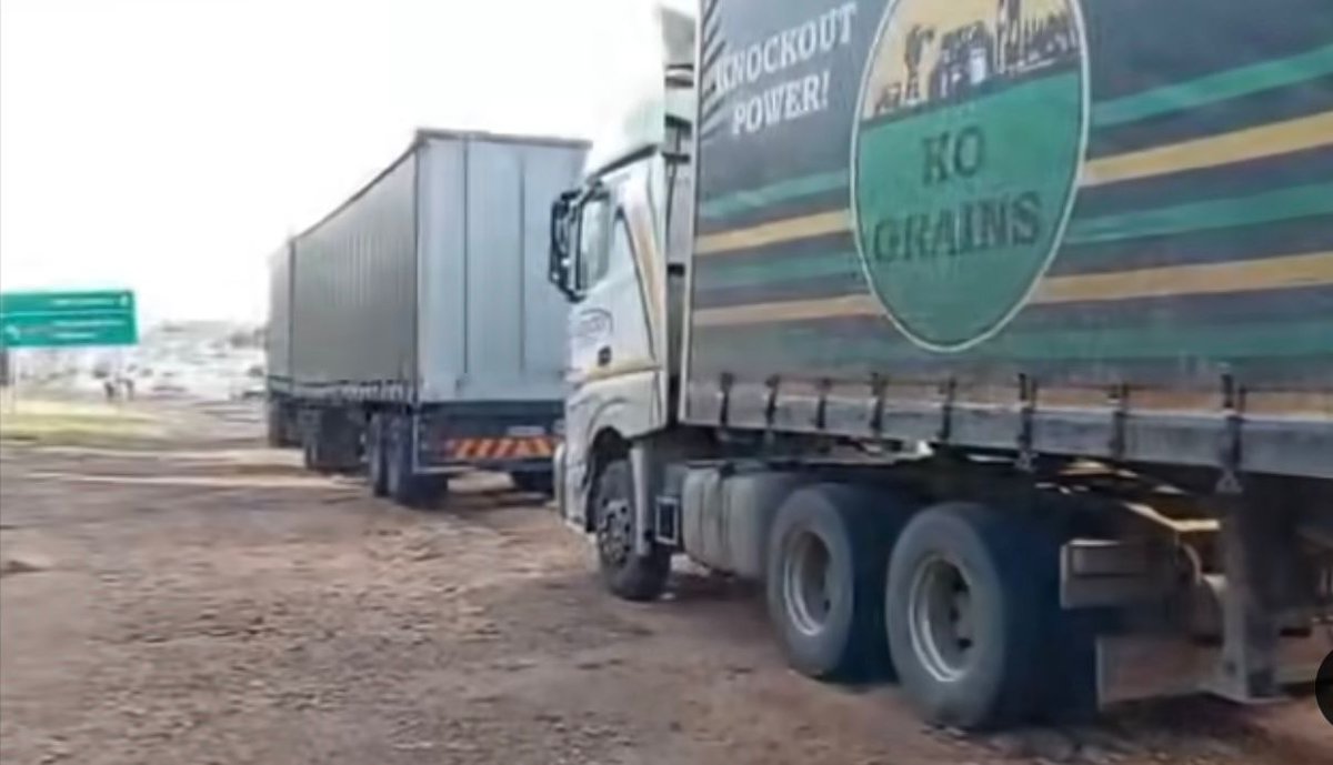 lnnocent191535's tweet photo. Wheels stolen from a truck outside a Centurion warehouse, Already reported to cops. Spread the word to help prevent others getting hit!
#CenturionCrime
#TheftAlert https://t.co/fdpXxvnClV