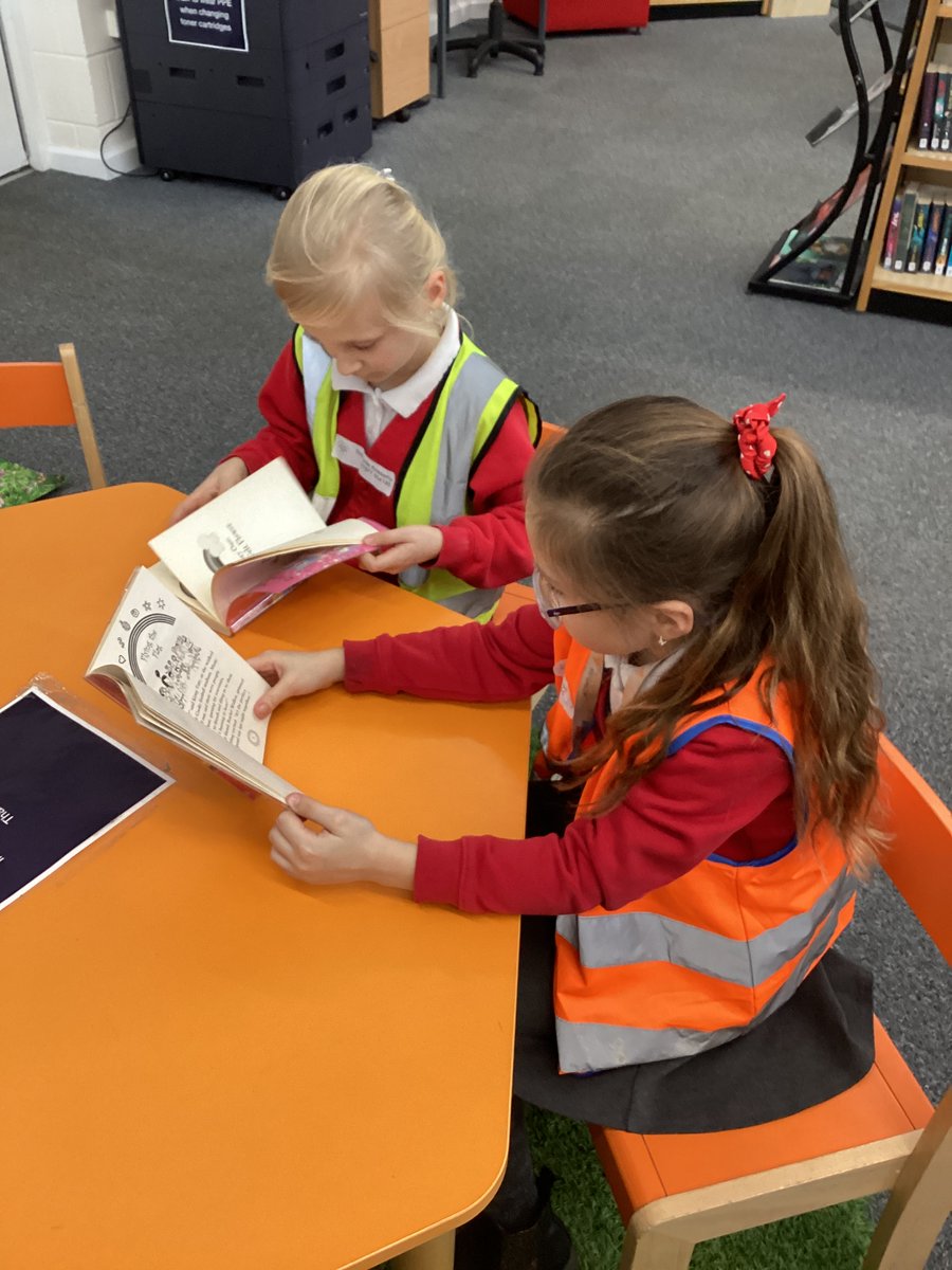 TISElmClass's tweet photo. Year 2 had a lovely visit to Airedale library this afternoon. They chose their own book to read and they listened to a story read by Miss Evans 🤩 @TownvilleIS https://t.co/5NeeYzeorz