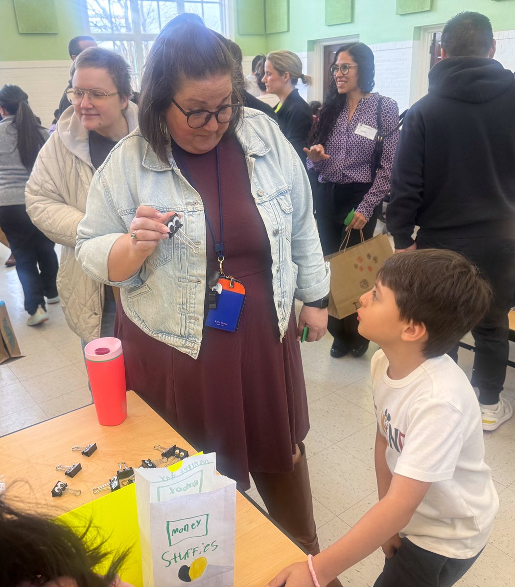 River Oaks IB World School tweet media