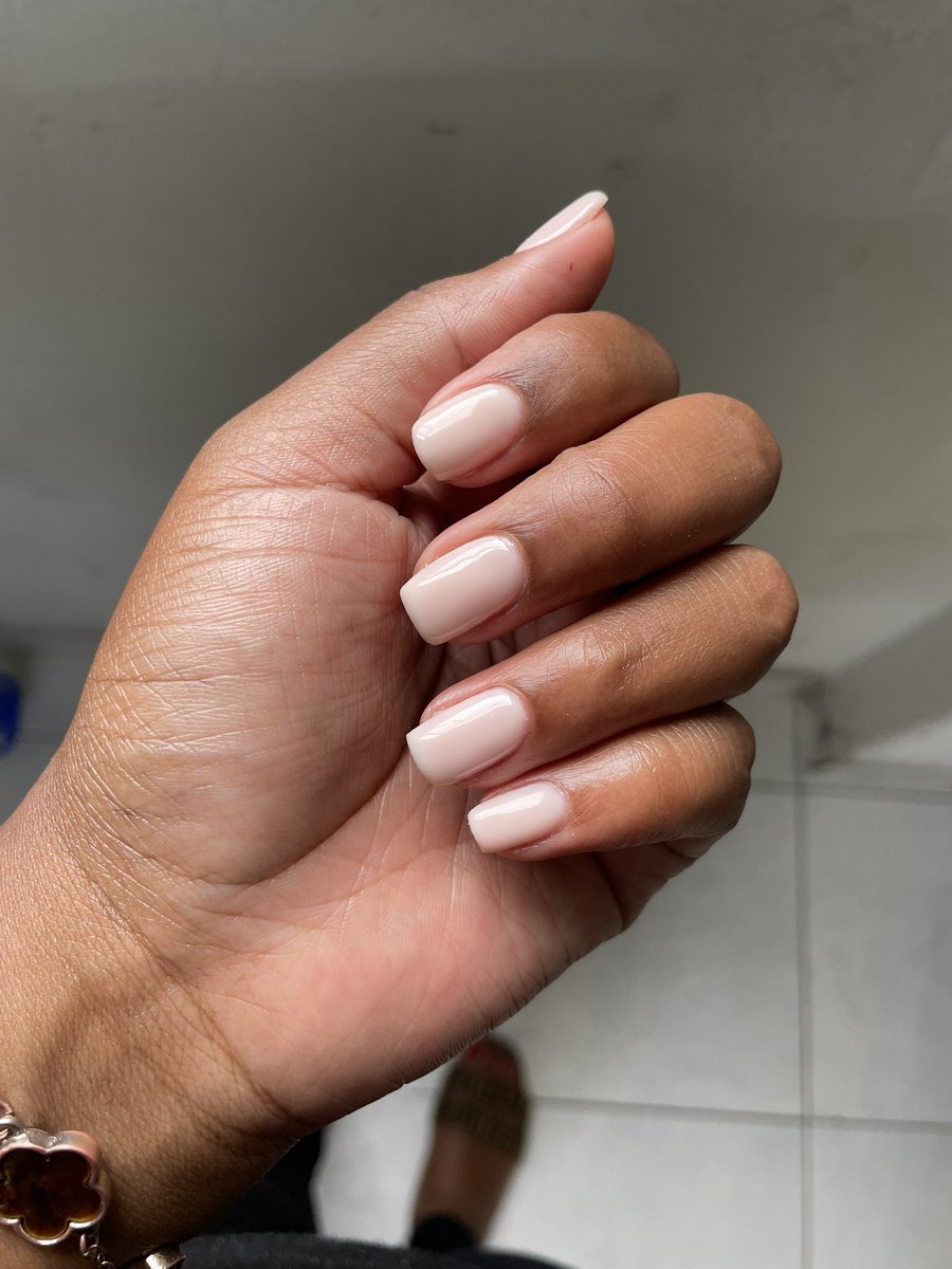MongiwaBekekile's tweet photo. My nails? 10/10💅🏽 my NailTech (me) ate🙂‍↕️🤏🏼 https://t.co/qeUzpWtpgY