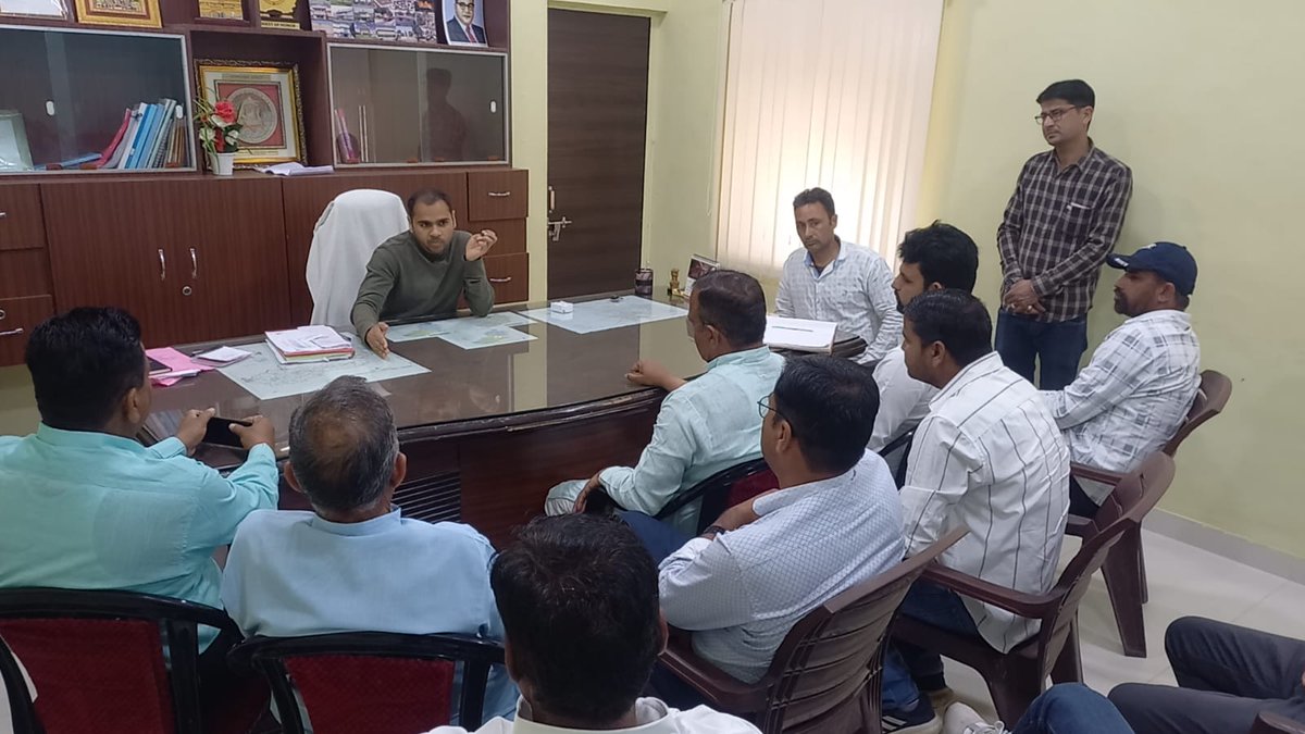 DcDmSikar's tweet photo. पंचायतीराज चुनाव–2026: लक्ष्मणगढ़ में मतदाता सूची का प्रकाशन, 22 मार्च तक आमंत्रित होंगी आपत्तियां
#sikar 
https://t.co/k3tTuDfXQe
@BhajanlalBjp @DcDmSikar @CeoRajasthan @SIKARSVEEP https://t.co/DCJNYKvgjV