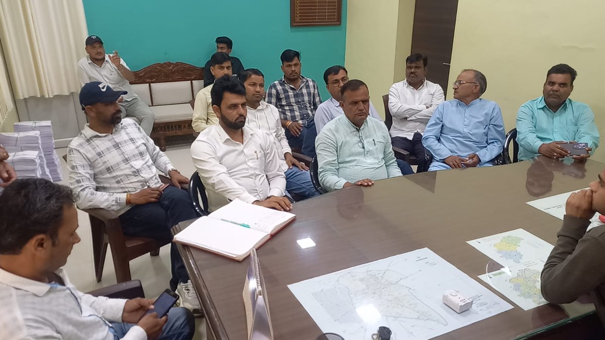 DcDmSikar's tweet photo. पंचायतीराज चुनाव–2026: लक्ष्मणगढ़ में मतदाता सूची का प्रकाशन, 22 मार्च तक आमंत्रित होंगी आपत्तियां
#sikar 
https://t.co/k3tTuDfXQe
@BhajanlalBjp @DcDmSikar @CeoRajasthan @SIKARSVEEP https://t.co/DCJNYKvgjV