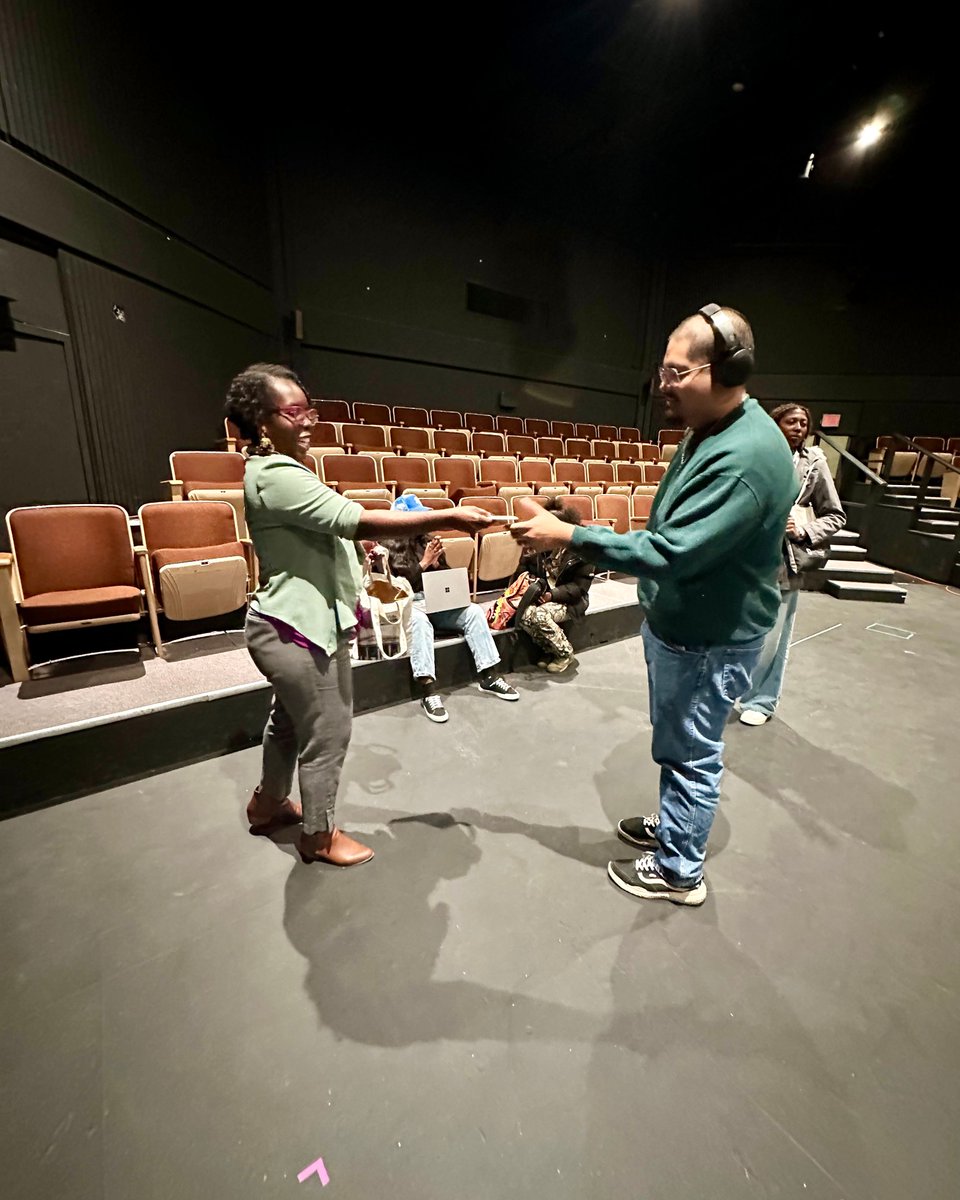 Flo4Sacramento's tweet image. A huge thank you to Melissa Muganzo and her Introduction to Theatre class at CSUS for having us yesterday!

We had an incredible time in the circle with these talented students, discussing the intersection of performance and politics. 

#MoreIsPossible #FloForSac #SacCounty