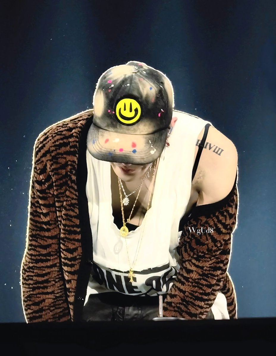 아니쓰발 미친거아냐 구도가 왜이렇게 무슨 애니 서비스씬같지?