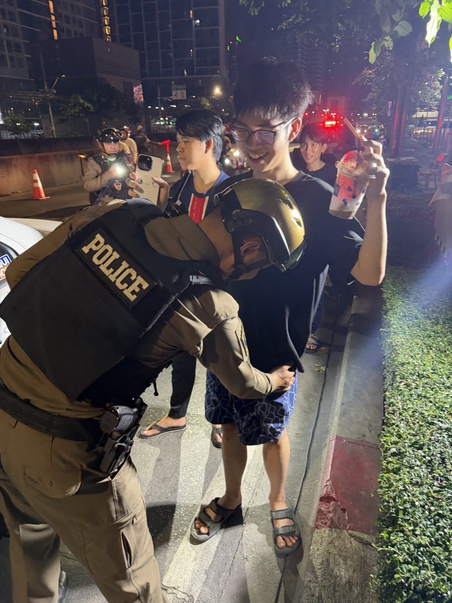 ขำแบบเสียสติ522552525255252552525525252525255252525525552525525252525525พวกผมแค่ไปกินหมูกระทะมาาา555555