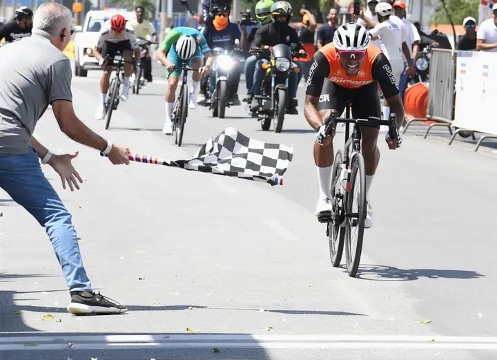 ZXCycling's tweet photo. 🇩🇴#VINRD26 stage 1

1🇩🇴D.Cedeno
2🇨🇷J.Ramirez
3🇺🇸J.Schurman
4🇨🇴W.Paredes
5🇨🇴@nicopar11
6🇪🇦@oscarsevilla76
7🇨🇴M.Garcia
8🇺🇸L.Mullis
9🇺🇸C.Roche
10🇩🇴A.Romas

What a win by local guy!🇩🇴🇬🇧

P.S. Meanwhile, Oscar start his another season respect mate!👍👊

#cycling https://t.co/RbekmlITnf