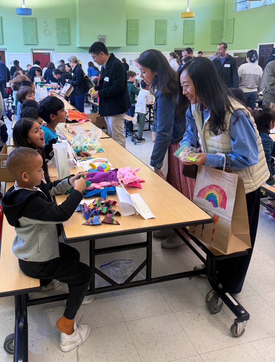 River Oaks IB World School tweet media