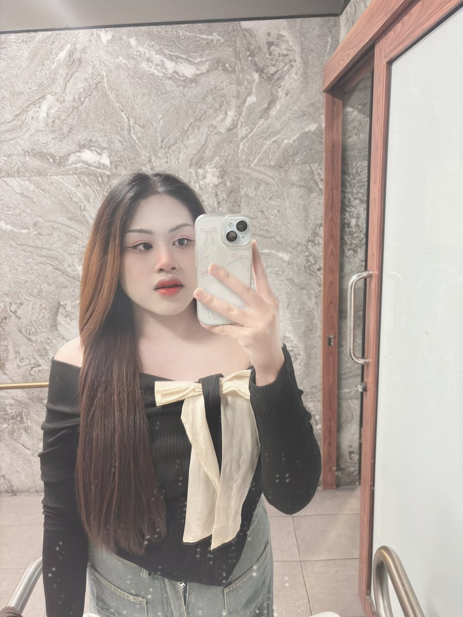 maprang171246's tweet photo. อยู่ห้องทุกวันก็เบื่อนะ😣 #ลาดกระบัง #หนองจอก #มีนบุรี #ร่มเกล้า https://t.co/HwGAsUg0R6