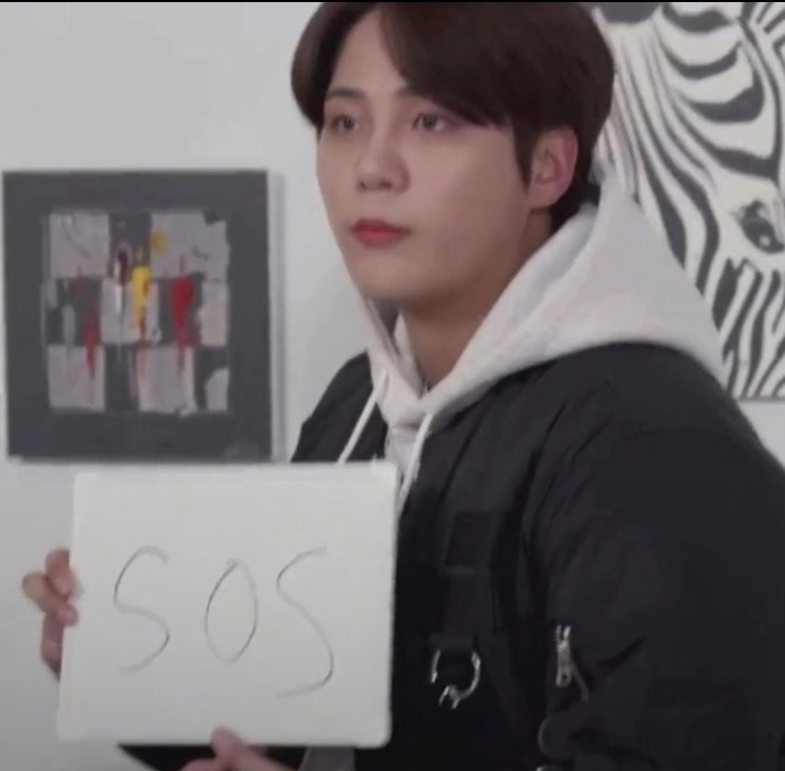 SOS I just ripped up another one of my nailsssss I was doing so wellllll