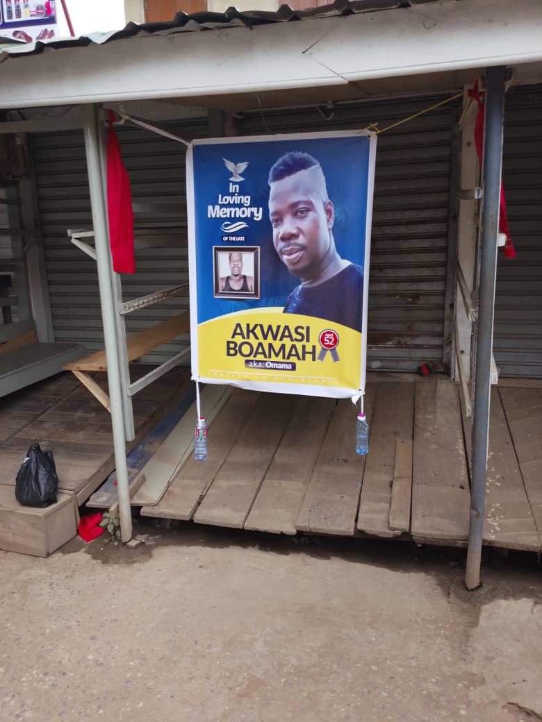 Connect971fm's tweet photo. He was killed by electric shock on Tuesday evening when he had closed from work and was going home when he was electrocuted by a metal that had become electrified because of the rain. He sells secondhand clothes behind AA MENSAH in TAKORADI
#ConnectFM https://t.co/TWy6XHDhwf