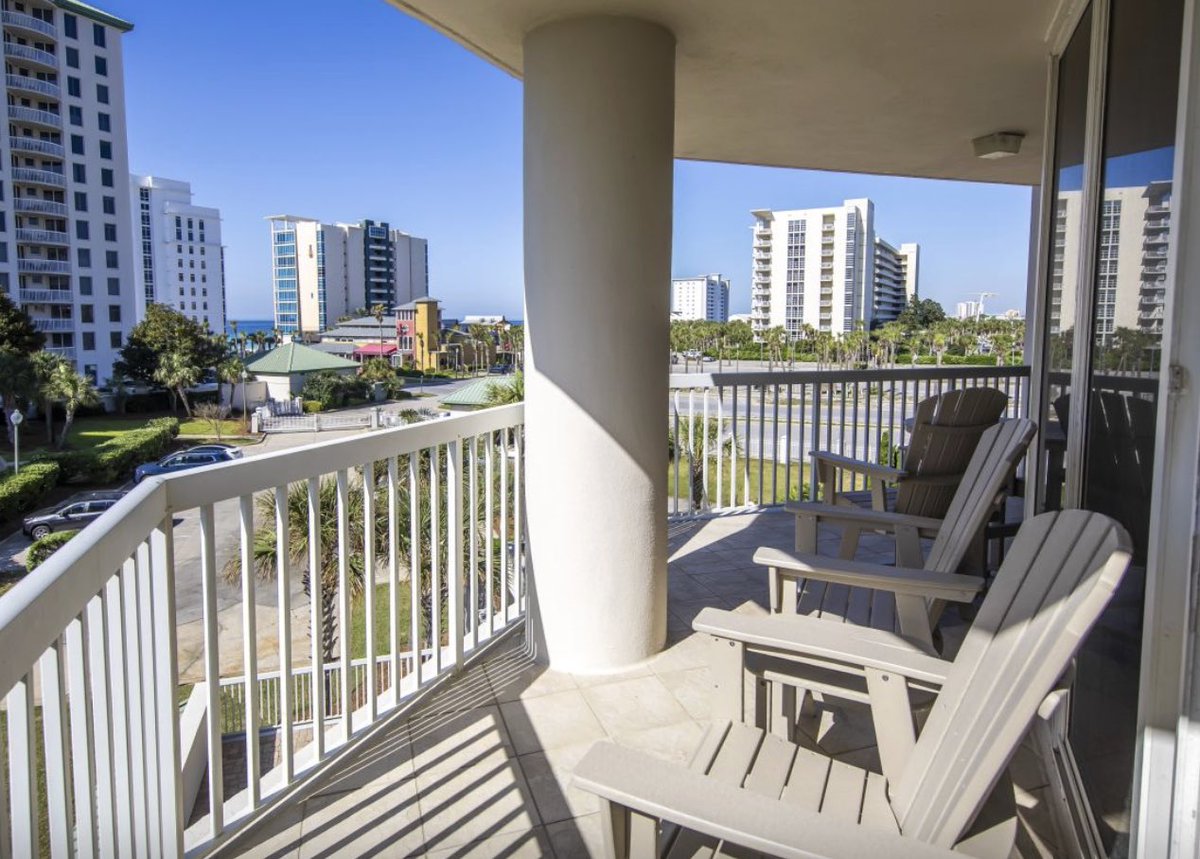 Meet your new favorite Destin address: Silver Shells St. Lucia 401. 🐚

This stunning 3-bedroom end-unit offers panoramic views of the Emerald Coast that you just can't get anywhere else.

beautifulbeach.com/vacation-renta…

#vacationrental #whitesandbeach #beautifulbeach #familyvacation