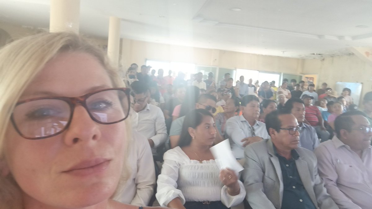 Estamos en VIVO EN Monteverde 

Socialización del proyecto del terminal marítimo para importación y almacenamiento de gas natural licuado, en la comuna Monteverde, Compañía Pacificterminal (Jose Dapelo) a cual se OPONEN los comuneros, miembros de la asociación de pescadores, los