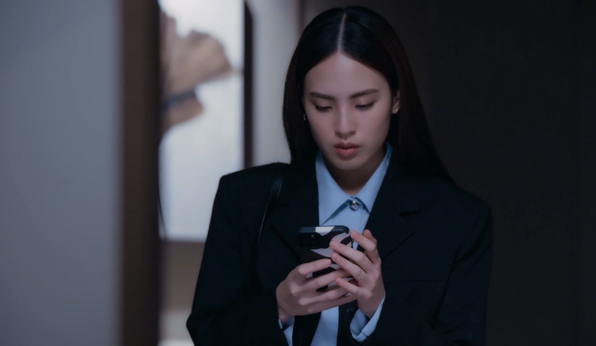 สูทหล่อ เมะตี๋ของเคะหมวย~

#Lillyladapa