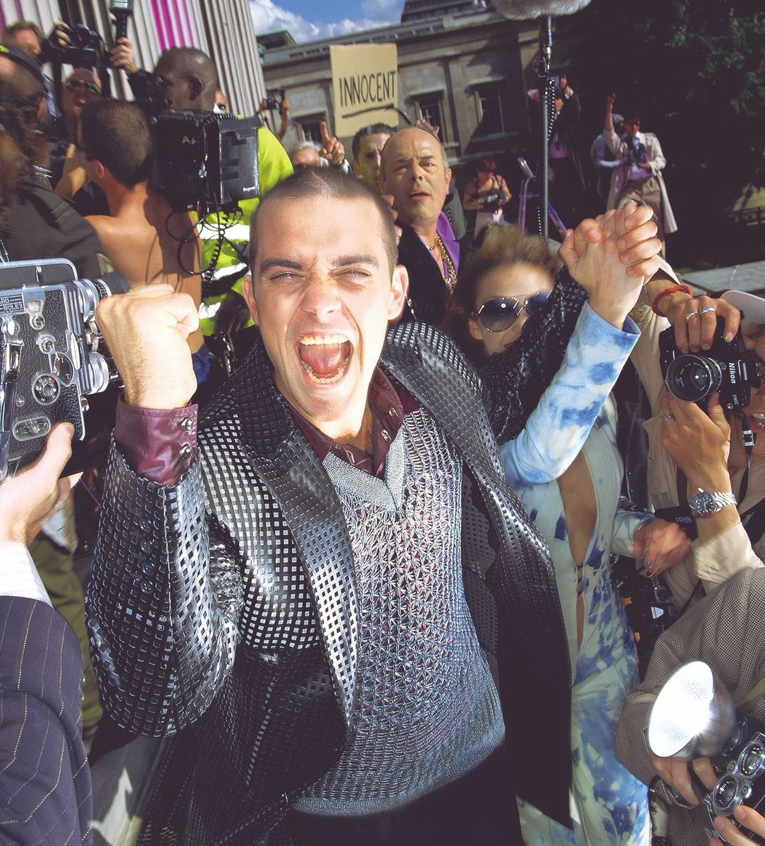 beyourocket's tweet photo. robbie williams 👏 https://t.co/P0hAV8OzRn
