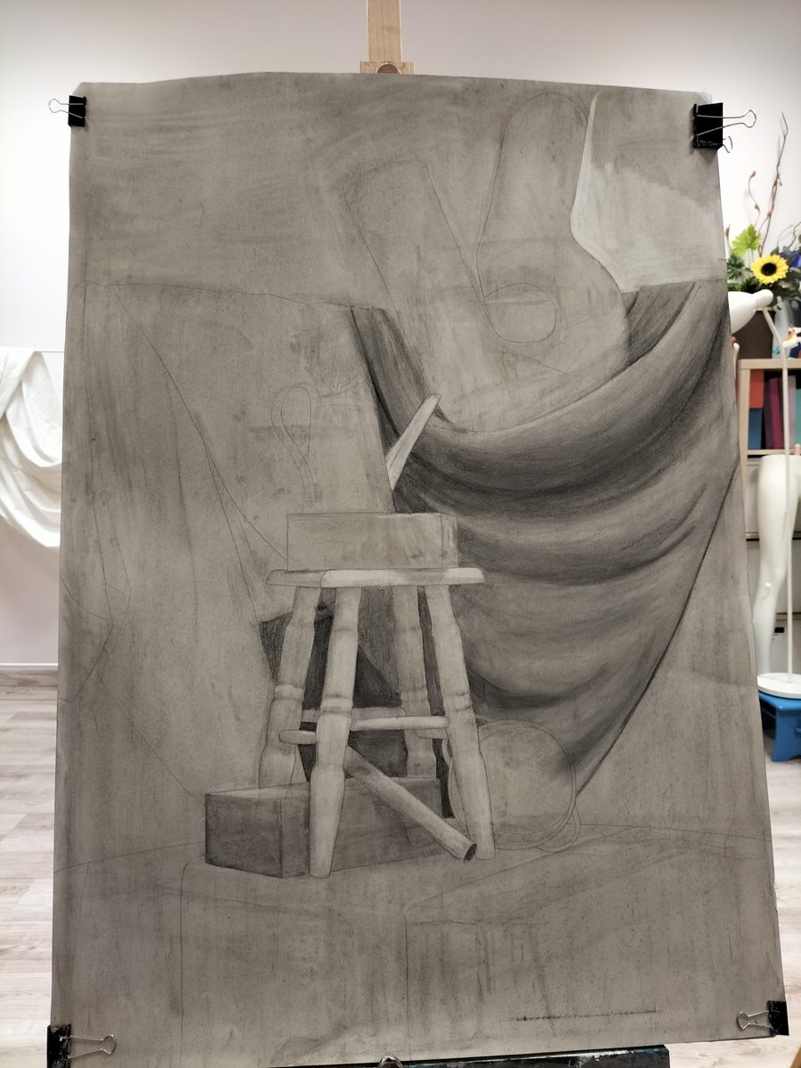 Активу ноль бо зараз повністю зайнята портфоліо і екзаменами. Я в цьому році ще НІ РАЗУ не малювала повноцінний арт для себе..якось так