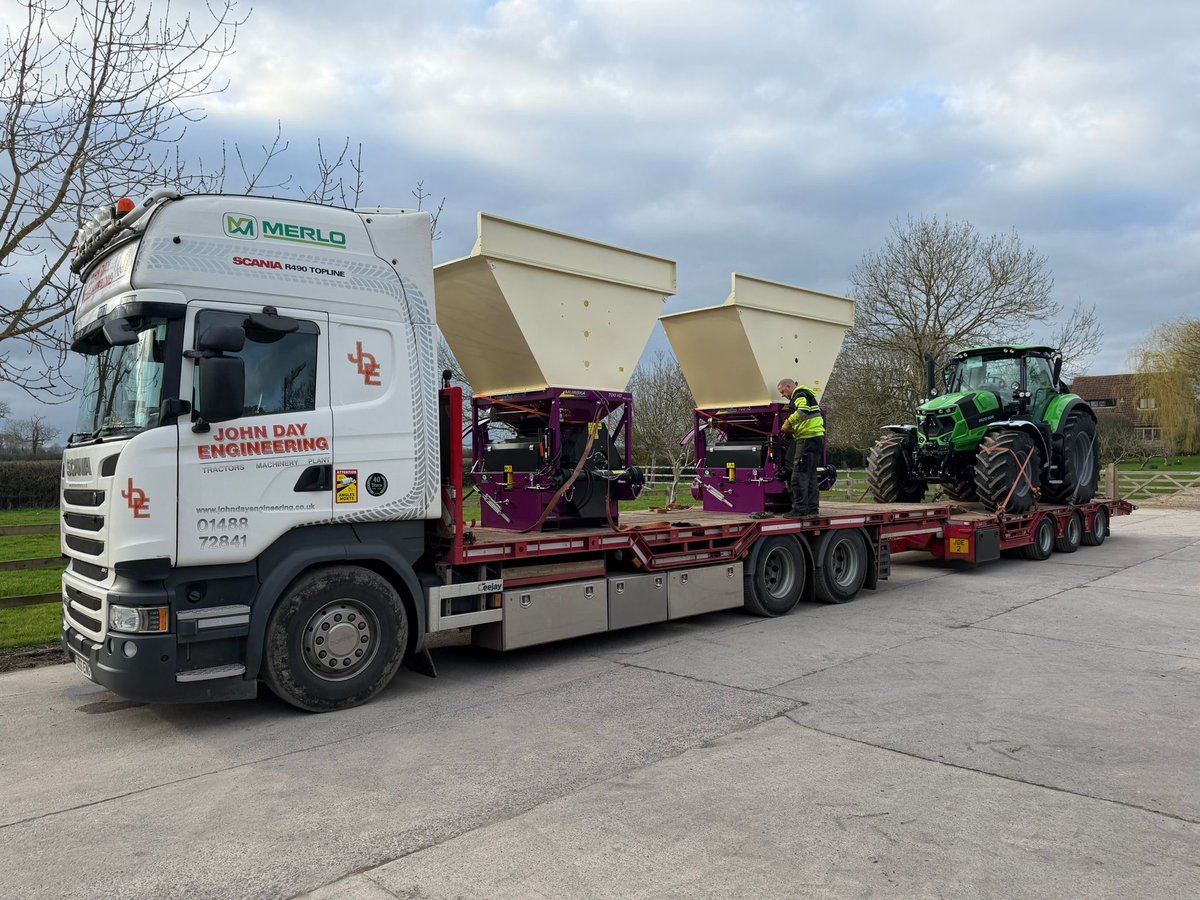 And another two Murska 700HD leaving the yard today, travelling north to happy returning customers.