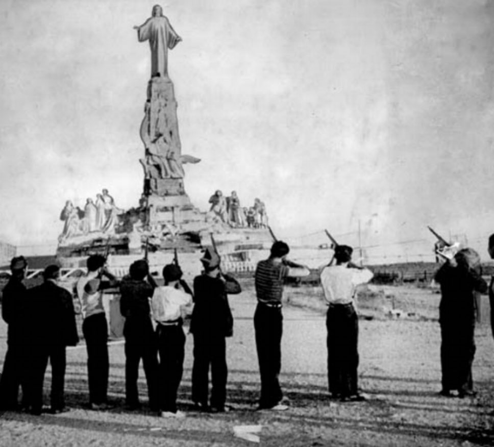 <a href="/Lanoche_24h/">La noche en 24 horas</a> Pedazo de criminal 
Y la previa?
La Guerra Civil de inició por una criminal y golpista republica de 1931 a 1936