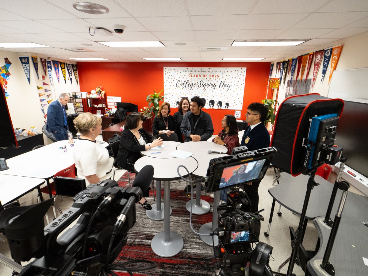 maria_f_vazquez's tweet photo. I had the best time sitting down with students at @CHS_OCPS to hear what they love about their campus and their honest opinions on school culture. 

Can’t wait to share this segment on an upcoming episode of Mondays with Maria! https://t.co/JtM8twD8of