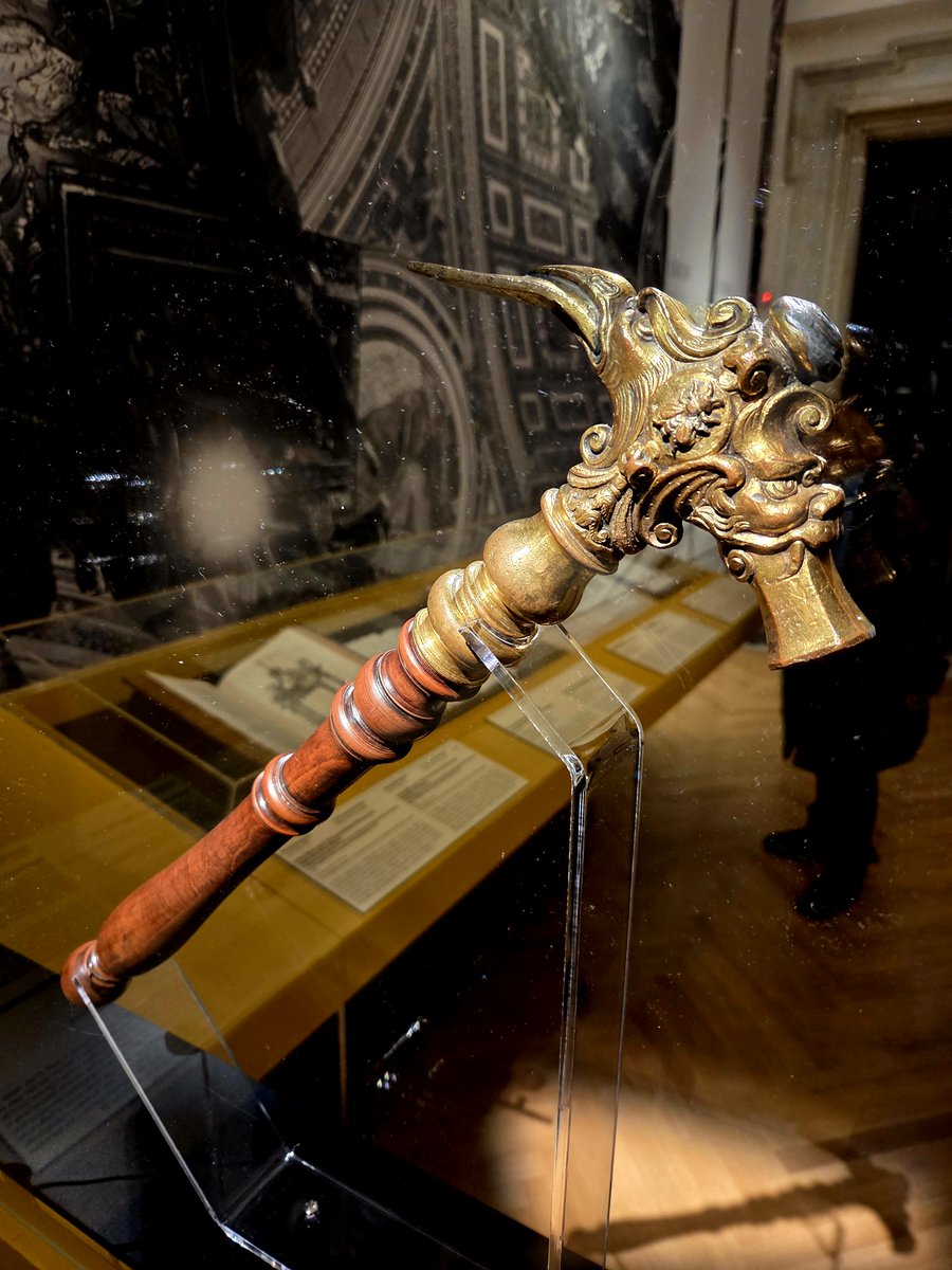 バチカンの聖ピエトロ大聖堂の聖扉を開けるために利用された、17世紀の