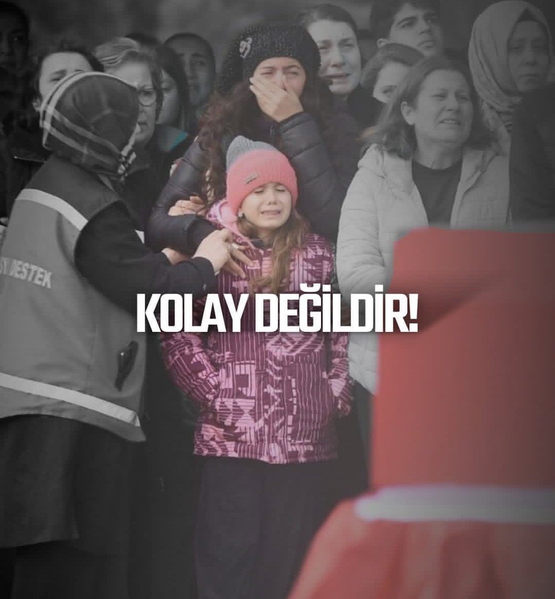 Babasının omzuna yaslanması gerekirken, tabutuna omuz veren Şehit evlatlarına çok şey borçluyuz...