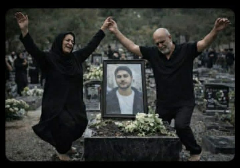 “زندگی ایرانی‌ها ساده است؛ فقط باید بچه‌هایشان را خاک کنند”

در جایی از رمان “زمستان ۶۲” اسماعیل فصیح نوشته بود:

«این روزها در ایران هر کسی از سر خاک یکی بر می‌گردد»

همان داستانی که در آن از زندگی عادی ایرانیان گفت؛
از جنگ، از مصیبت و مرگ!

و البته از مقاومت و زنده ماندن امید/۱