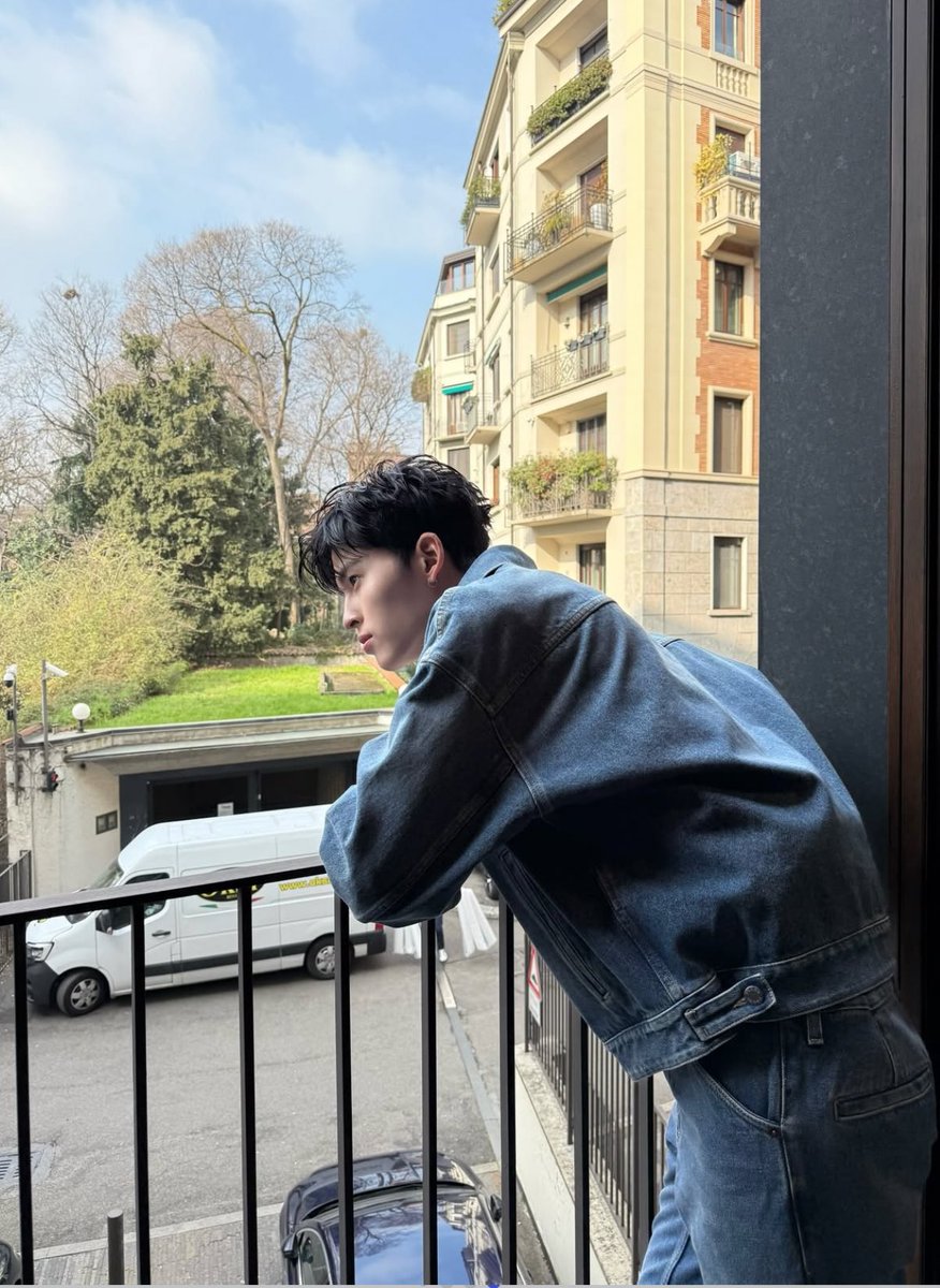 hamburggers's tweet photo. กลัวระเบียงมิลานมาก ไม่เอานะ5555555555555555555555 

POND GO TO MILAN WITH PRADA

#PradaFW26xPond
#ppnaravit https://t.co/pPNYByHknm
