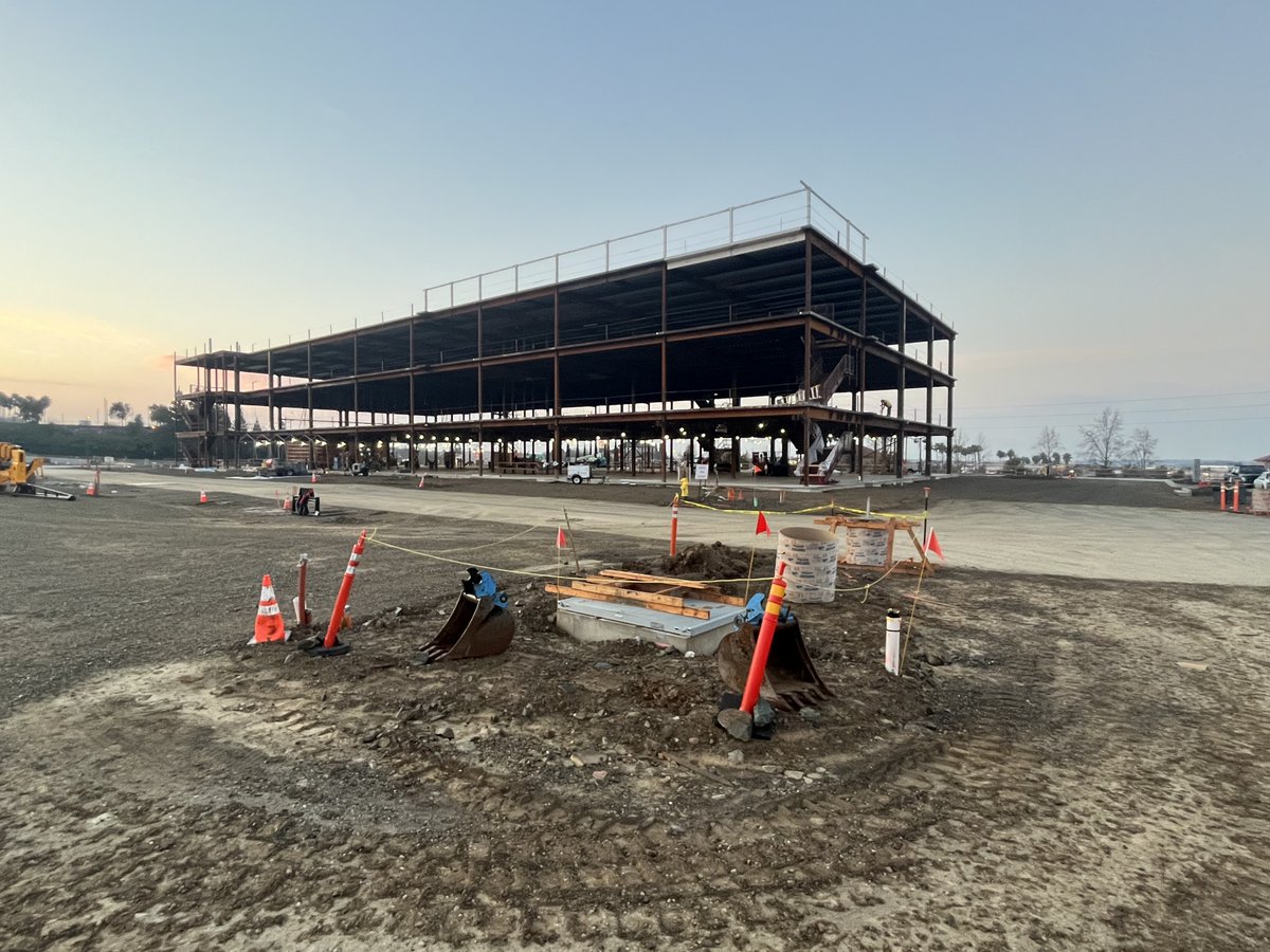 USGlass2004's tweet photo. Sutter Folsom MOB
The Mock-up for Sutter Folsom MOB is complete. We’re getting ready to kick off the job and are excited to get started! https://t.co/sGgHbTIHpZ