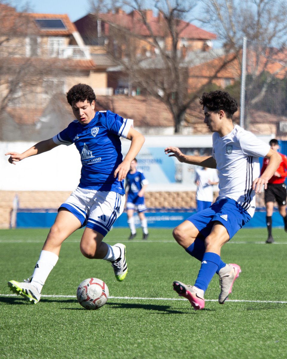 VallecasCF's tweet photo. Más imágenes del fin de semana en Nuestra Señora de la Torre 📷⚽

#VamosVallecas 🔵⚪ https://t.co/fsoNnXBA5B
