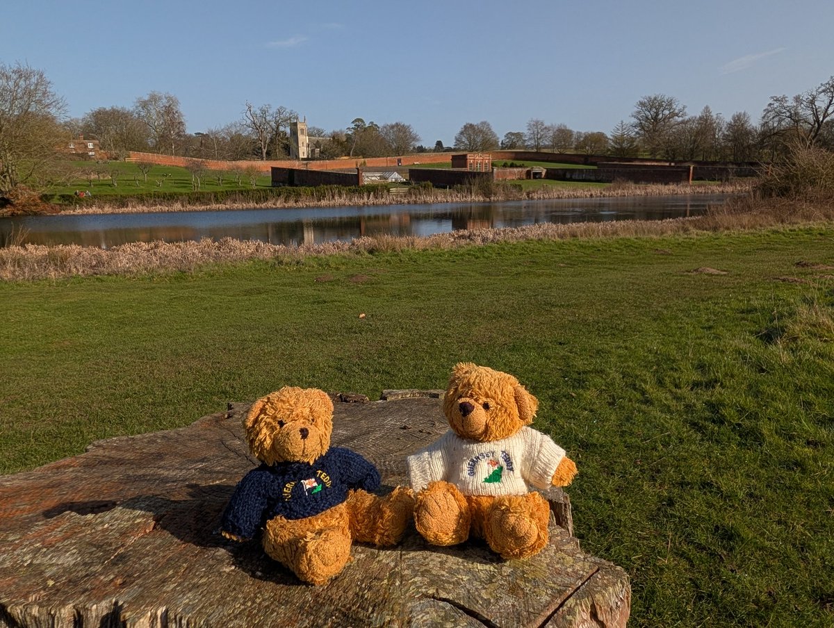 Ah the sun was out and it was warm!! We had a lovely time at Ickworth 😍