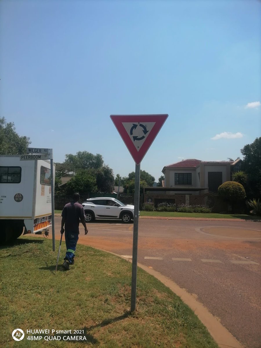 LemoSebo's tweet photo. Damaged road signs were replaced and skew poles realigned in Ward 96, Holihock & Peerboom Street, Doornpoort, Tshwane.
Improving visibility, safety, and road order.
#TshwaneWorks
#Ward96 #SaferStreets
@Highlights https://t.co/GKvSWzJNqL